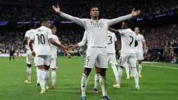 محبوب الجماهير.. تعرف على معلق...