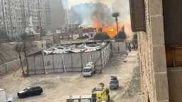 حريق ضخم يستهدف مجمع استوديو...