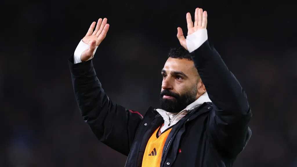تفاقم أزمة جماهير ليفربول محمد صلاح: الفرعون يثور علناً ويفتح باب الرحيل.. هل تتم التضحية بالأسطورة؟