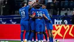 بدون تشفير.. القنوات الناقلة لمباراة...