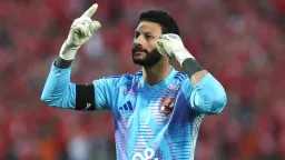 نجم الدوري المصري يتجاهل شوبير...