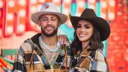 نيمار ”المقنع” يخدع الجميع في...