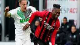 ميلان يواجه ساسولو الليلة في...