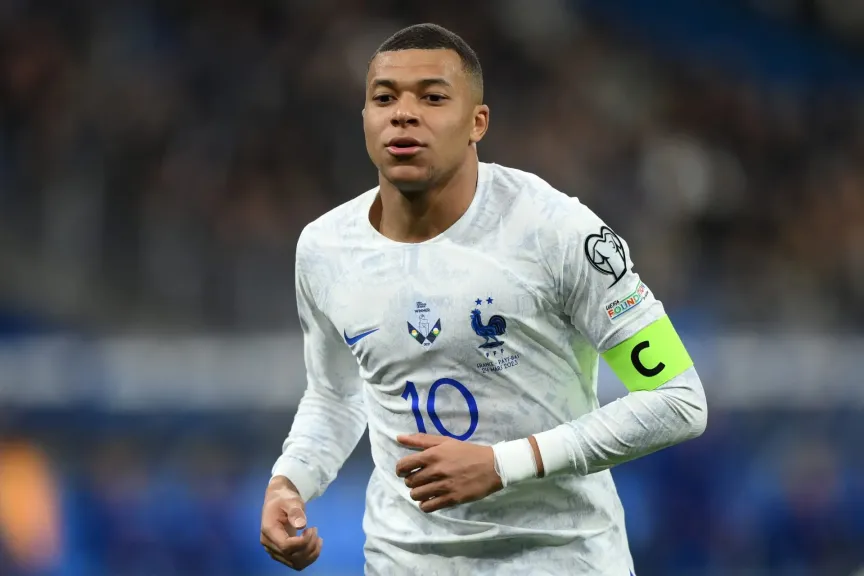 الحكم لصالح كيليان مبابي ضد باريس سان جيرمان بمبلغ 61 مليون يورو