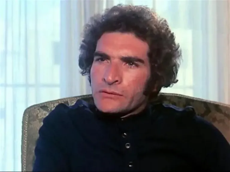 لحظات حابسة للأنفاس! نجاة الفنان محيي إسماعيل من أزمة صحية حرجة بعد العثور عليه فاقداً للوعي داخل منزله