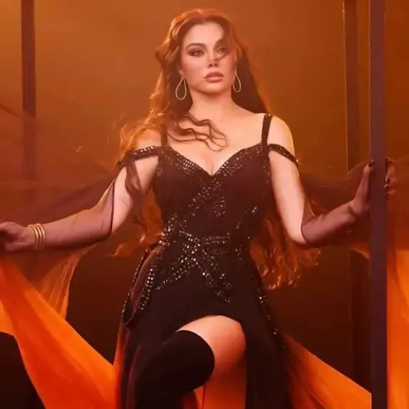 أيقونة الجمال تتحدى الصعاب! هيفاء وهبي فيديو كليب ”سوبر وومان” يشعل منصات التواصل بإطلالات نارية وكلمات قاسية