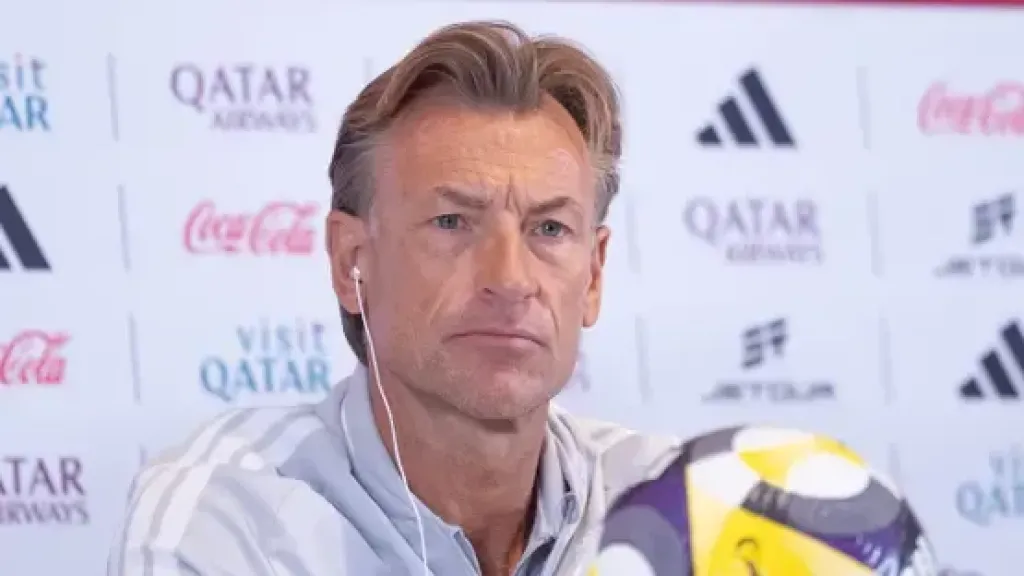 مفاجأة كبرى.. صحيفة الرياض تعلن رحيل هيرفي رينارد وتعيين مدرب جديد للمنتخب السعودي