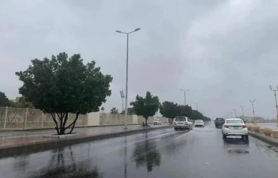 طقس مستقر في الدمام.. كيف تؤثر درجات الحرارة على عطلتك اليوم؟