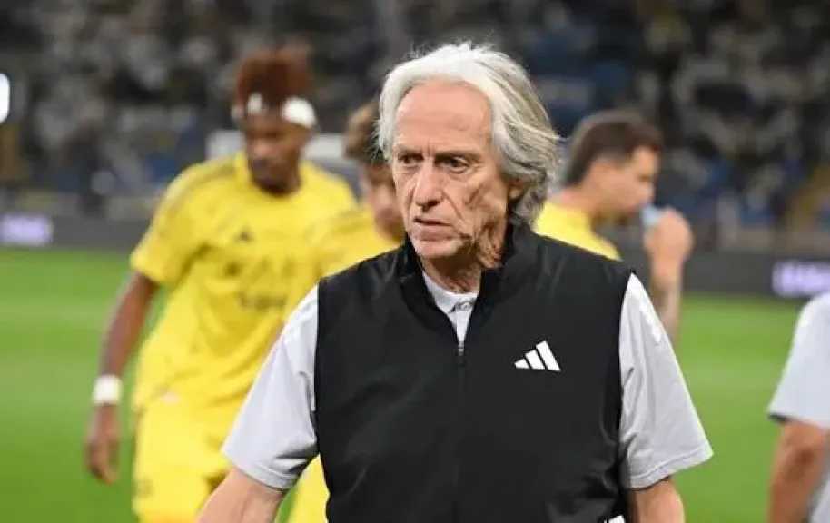 أسطورة النصر يفتح النار علي جيسوس بعد التعادل مع الاتفاق.. لماذا يدرب الفريق؟