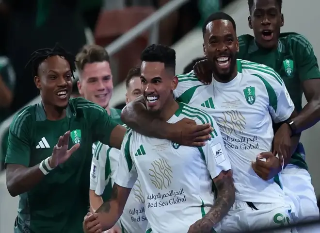 مواجهة مثيرة الليلة بين الأهلي والتعاون في الجولة الخامسة عشر من الدوري السعودي