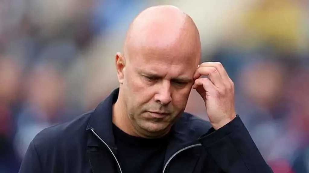 ليفربول يحسم موقفه من رحيل آرني سلوت وسط تراجع نتائج الفريق