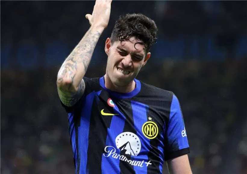 على رأسهم باستوني.. مفاوضات في ليفربول لضم لاعبين محترفين جدد