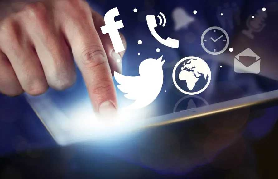 تؤثر على نموهم وصحتهم النفسية.. إسبانيا تحرم استخدام السوشيال ميديا لمن دون 16 عامًا