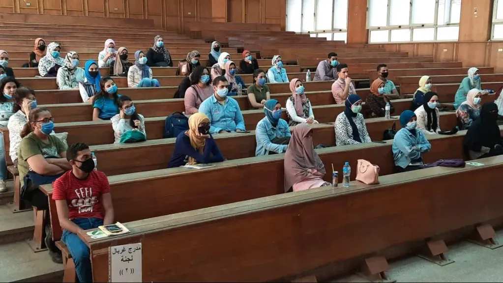 كية التجارة في جامعة عين شمس تبدأ إعلان نتائج الفصل الدراسي الأول 2025/2026