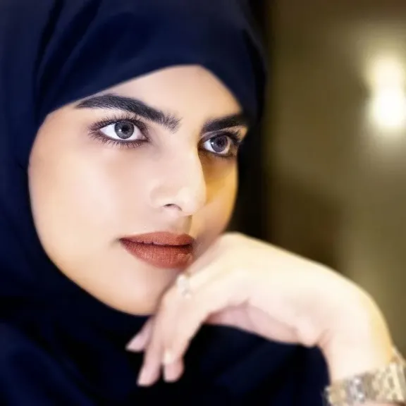 بشعر مكشوف.. سارة الودعاني تخلع الحجاب وتصدم جمهورها