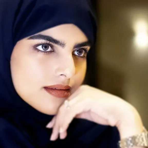 بشعر مكشوف.. سارة الودعاني تخلع الحجاب وتصدم جمهورها