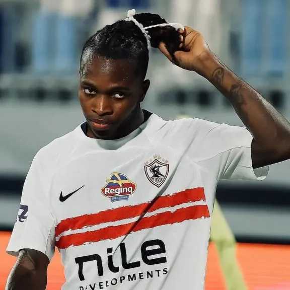 انفراد.. أزمة كبيرة وراء استبعاد نجم الزمالك شيكو بانزا عن رحلة زامبيا