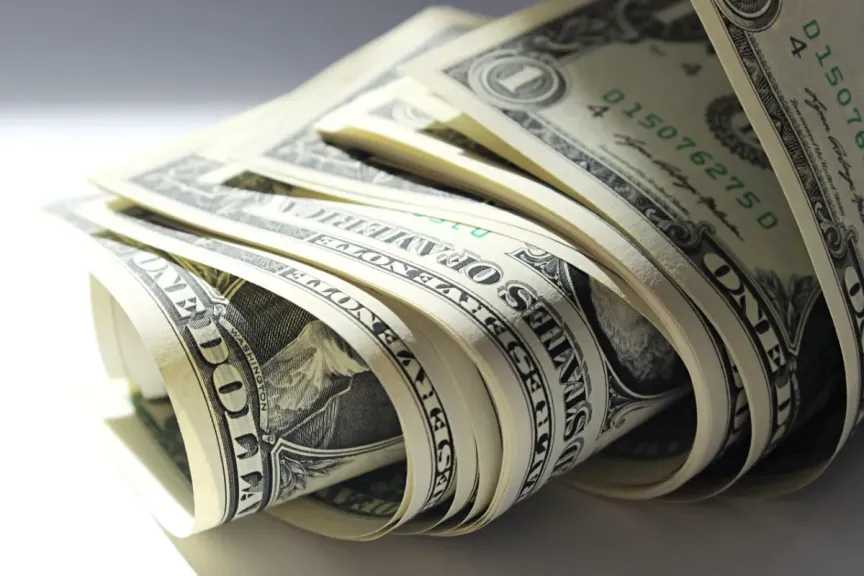 تحديث الأخضر في البنوك.. كم سجل سعر الدولار اليوم مقابل الجنيه المصري؟