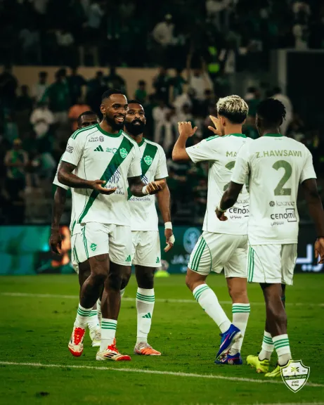 شاهد الملخص والأهداف.. الأهلي يُمطر شباك النجمة برباعية ويُشعل صراع الصدارة مع الهلال