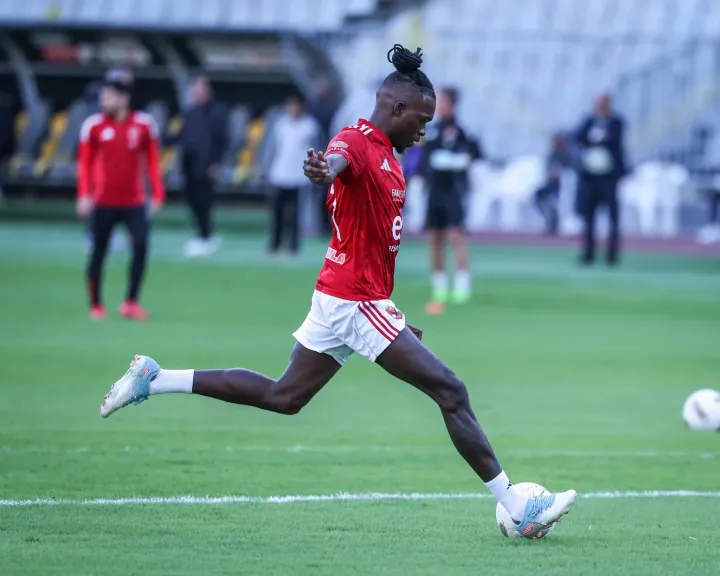 بعد أرقامة الكارثية مع الأهلي.. كامويش يسهر مع شيكو بانزا!