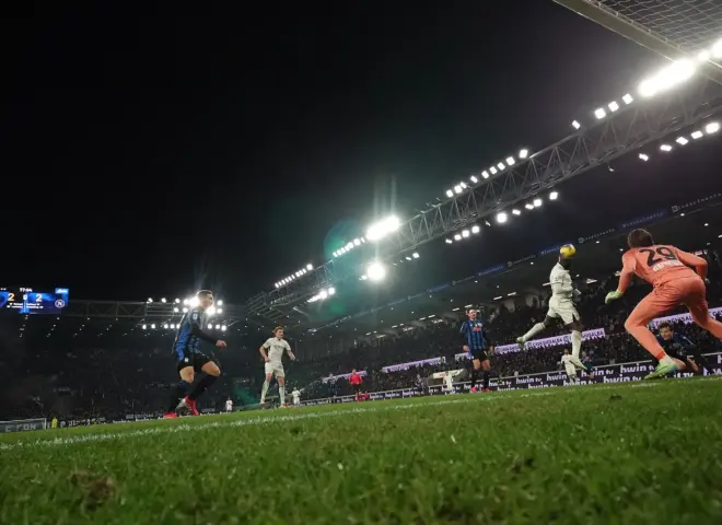 قائمة قنوات مجانية مفتوحة.. القنوات الناقلة لمباراة نابولي ضد أتالاتنا بقمة الجولة في الكالتشيو