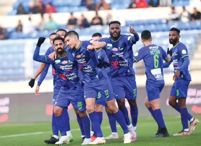 شاهد مجانًا القنوات الناقلة لمباراة الفتح ضد الأخدود في دوري روشن للمحترفين