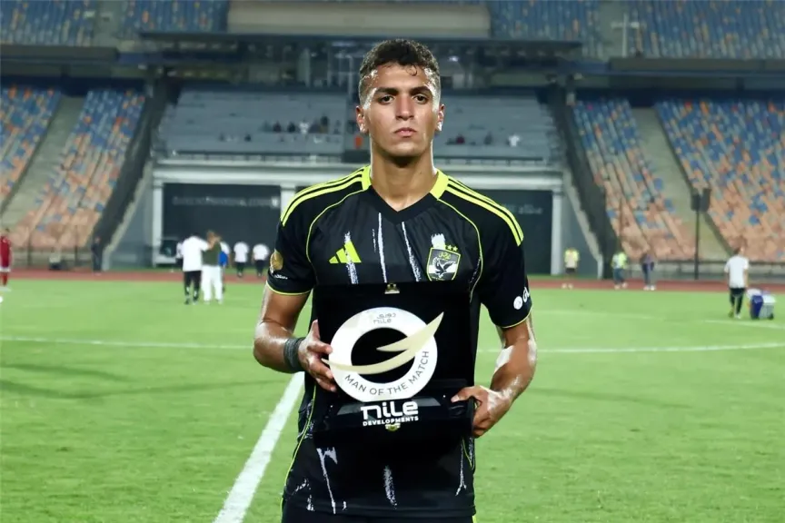 أول ظهور لـ هادي رياض مع الأهلي أمام سموحة بعد إصابة ياسين مرعي