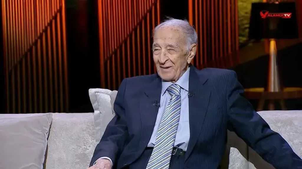 وداعاً عملاق الميكروفون.. من هو فهمي عمر ويكيبيديا صاحب برنامج &rdquo;ساعة لقلبك&rdquo;؟