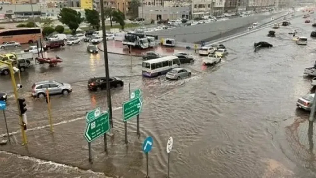 تحذير عاجل من الأرصاد بشأن طقس السعودية غدًا: أمطار ورياح على عدة مناطق