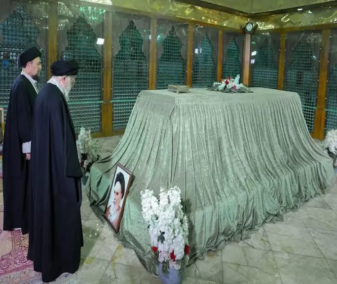 عاجل.. العثور على جثة علي خامنئي تحت أنقاض قصره بطهران