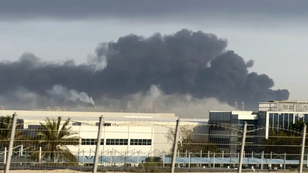 ضربة تستهدف أرامكو السعودية.. هل تتأثر أسعار النفط؟