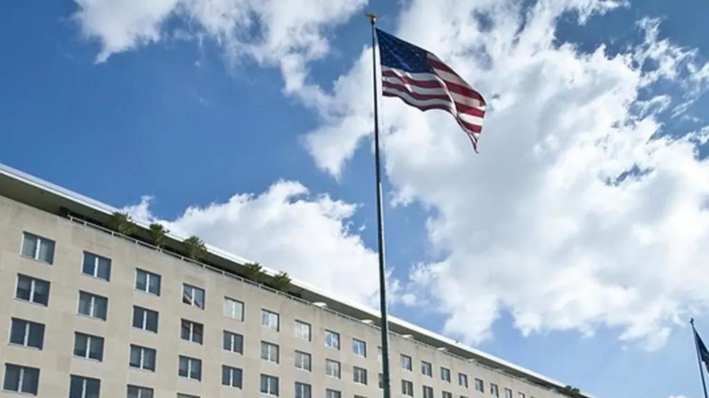 مصر على رأس القائمة.. أمريكا تطالب رعاياها في 14 دولة بالمغادرة فورًا