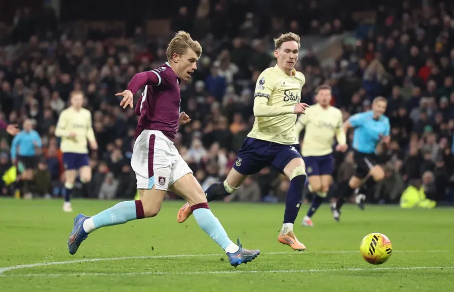 ايفرتون ضد بيرنلي