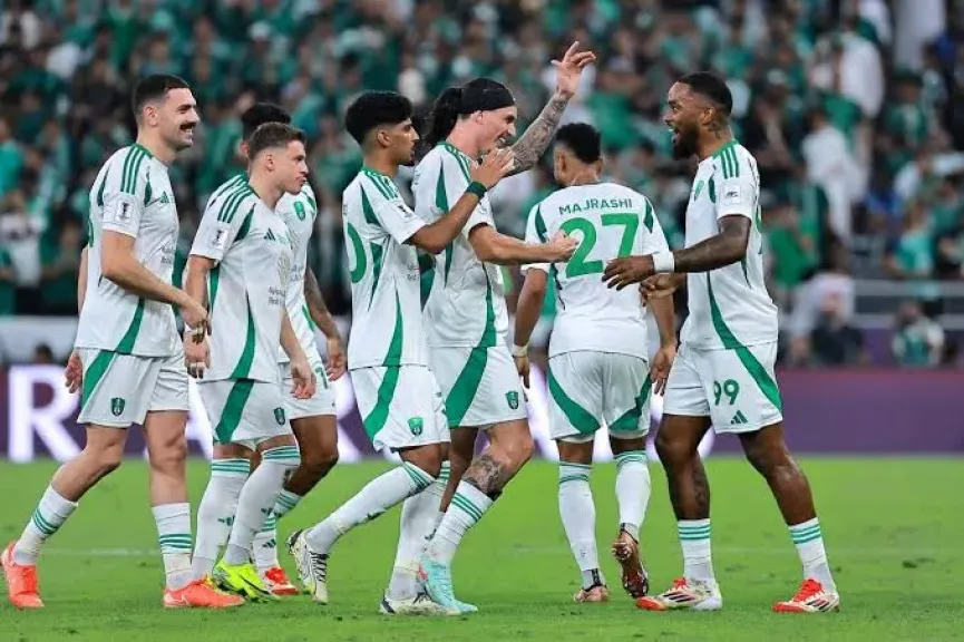 ضربة قوية.. إصابة نجم الأهلي قبل مواجهة الاتحاد في كلاسيكو الدوري السعودي