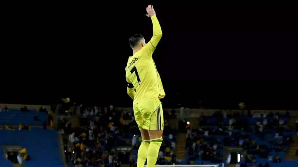 كم سيغيب كريستيانو رونالدو عن النصر؟ فابريزيو رومانو يحسم الجدل بعد الإصابة