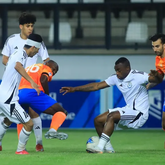 اتفرج مجانًا.. القنوات الناقلة لمباراة الكرمة ضد أربيل في قمة الدوري العراقي