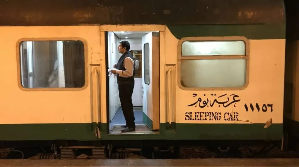 مفاجأة جديدة في رحلات قطارات الصعيد خلال عيد الفطر.. هل ارتفعت الأسعار؟