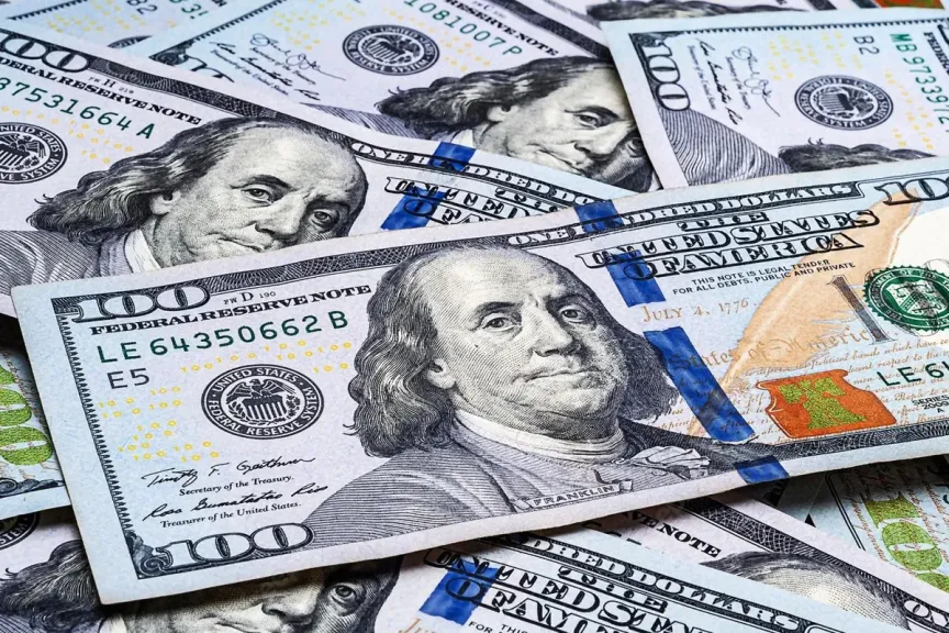 هل اقترب من 55 جنيه؟.. سعر الدولار في البنك الأهلي المصري اليوم