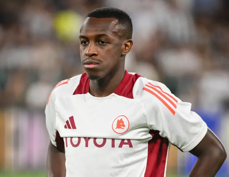 أسطورة الاتحاد يثير الجدل: ”لا عودة سعود عبدالحميد للدوري السعودي مهما كان السبب”!