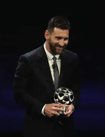 مناظرة نارية في انتخابات برشلونة.. ميسي يشعل الخلاف بين لابورتا وفونت