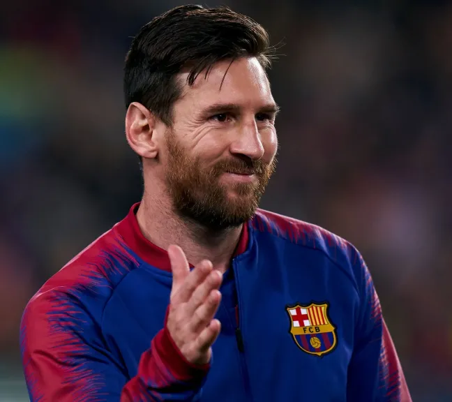 الزر النووي في يد ليونيل ميسي.. هل يهدد بقاء خوان لابورتا في برشلونة؟