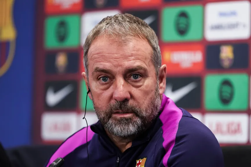 رغم رغبة فليك في بقاءه.. برشلونة يواجه أزمة في استمرار مهاجمه