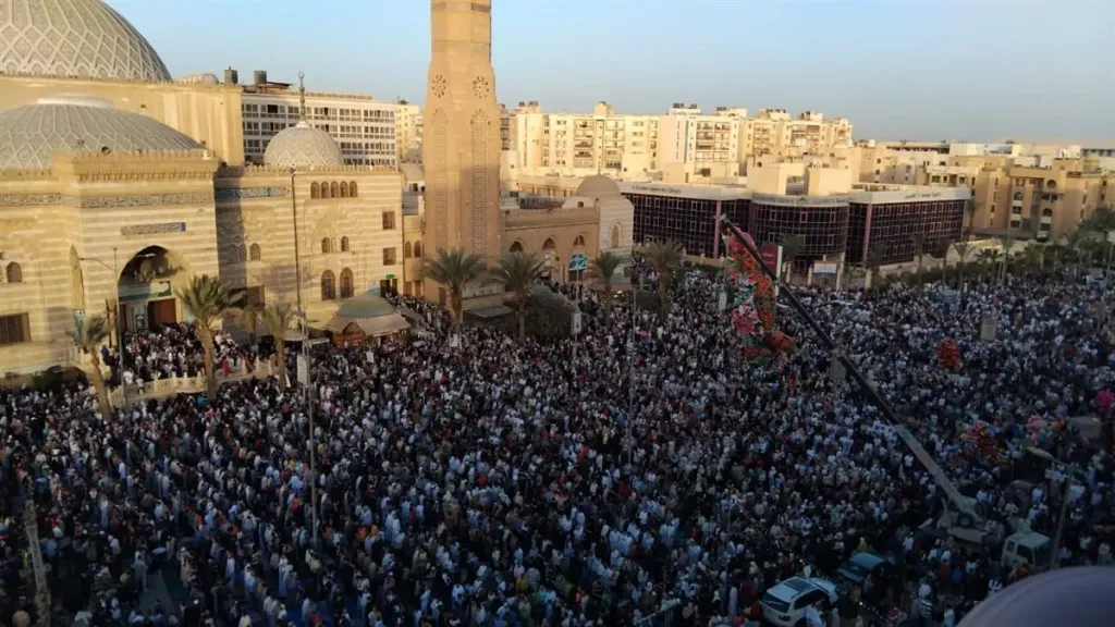 الأوقاف تكشف تنظيمات صلاة عيد الفطر في مصر.. إجراءات لتجنب اختلاط الرجال بالنساء