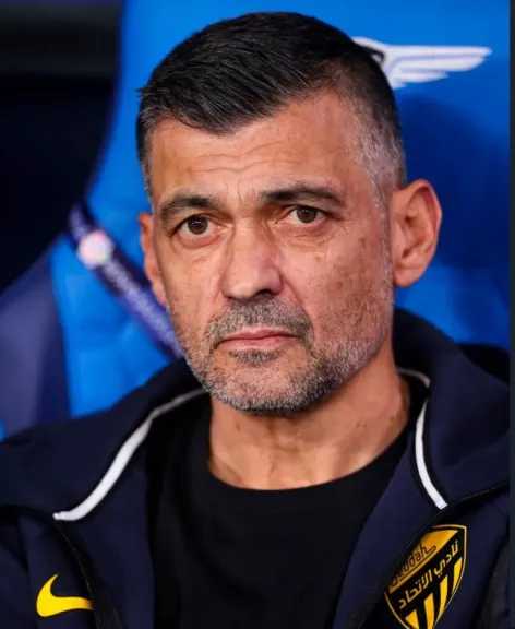 إعلامي سعودي يفجرها: إدارة الاتحاد ستُقيل كونسيساو في هذه الحالة فقط!