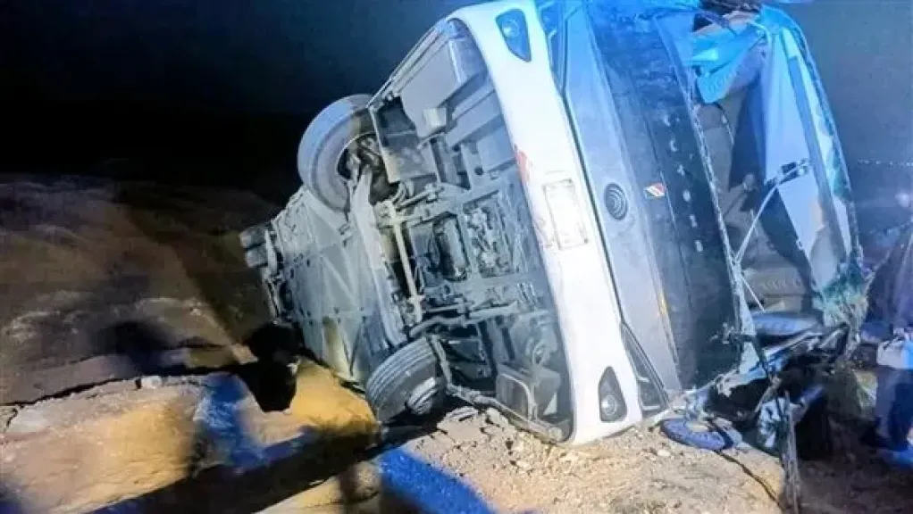 سقوط أتوبيس في ترعة بالبراجيل بمحافظة الجيزة وتحقيقات لكشف أسباب الحادث