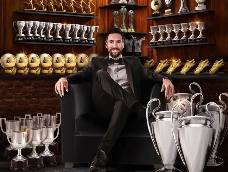 خافيير تيباس يدافع عن فينيسيوس و يستشهد بميسي في كأس العالم