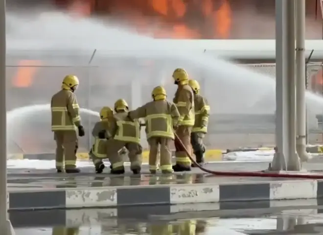 58 ساعة من المواجهة.. السيطرة على حريق خزانات وقود المطار الكويت