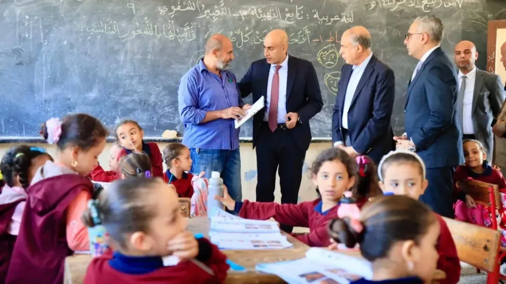 حملات مفاجئة تكشف مخالفات ترشيد استهلاك الكهرباء.. إحالة 6 مديرين مدارس بالجيزة للتحقيق