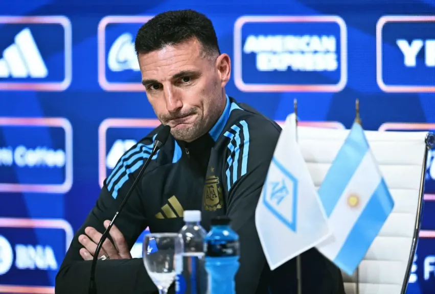 سكالوني يشيد بمنتخب الجزائر ويهمش منتخب الأردن بتجاهل مثير.. ماذا قال؟