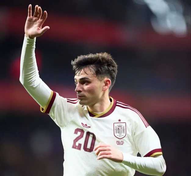 بيدري يدعم منتخب مصر والمسلمين بعد إهانات جماهير إسبانيا.. ماذا حدث؟